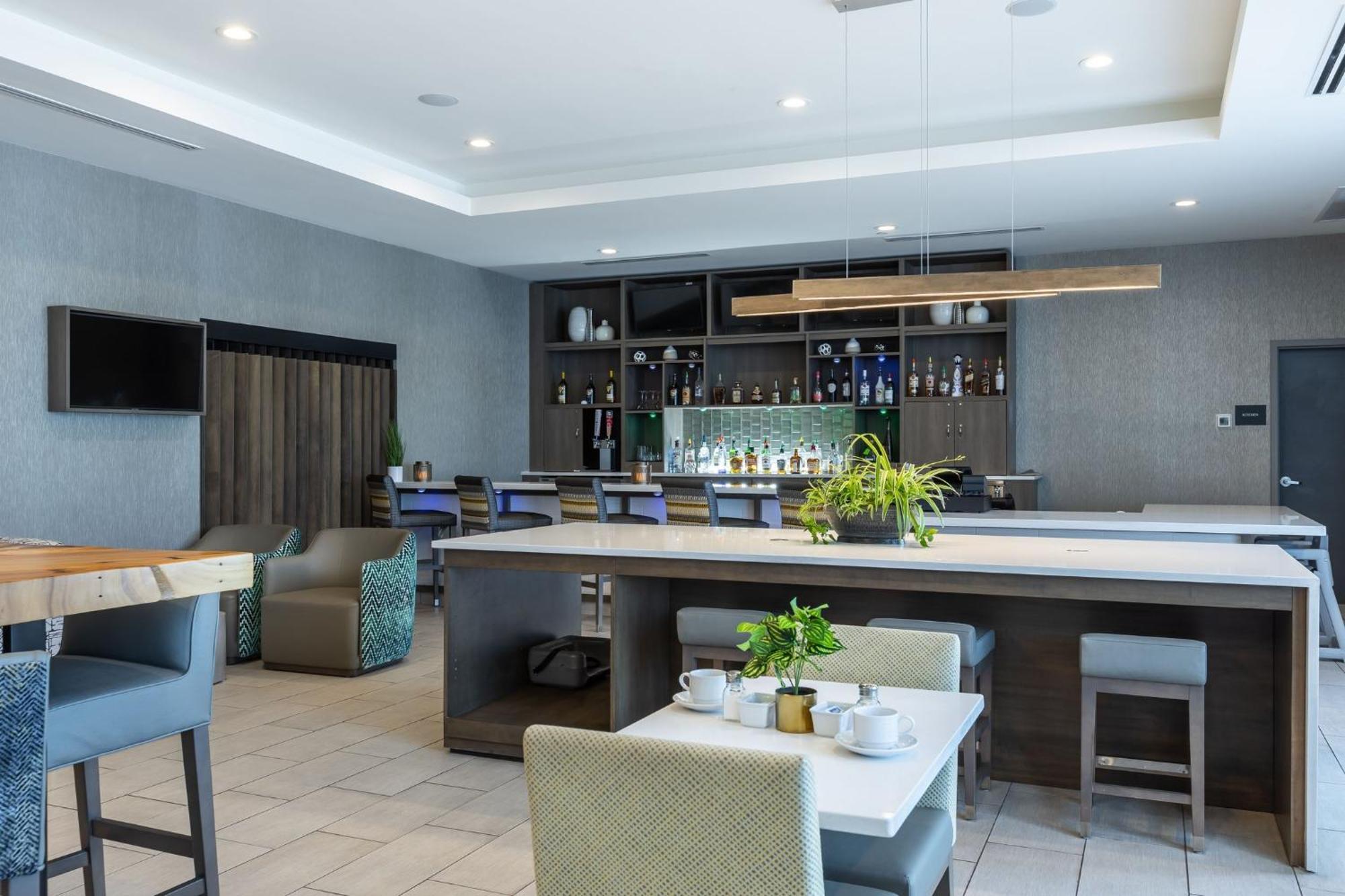 Holiday Inn Greenville - Woodruff Road By Ihg Exterior foto